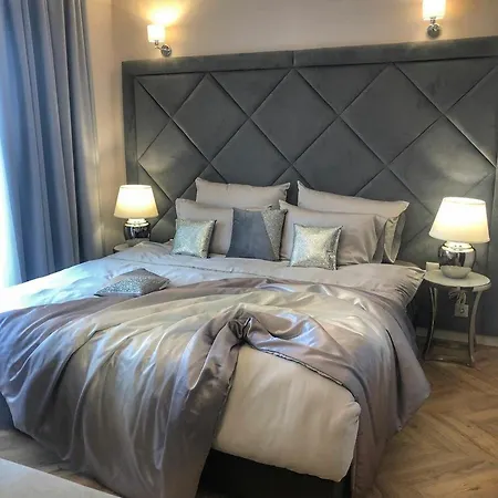 Romance Paris سفيتي فلاس